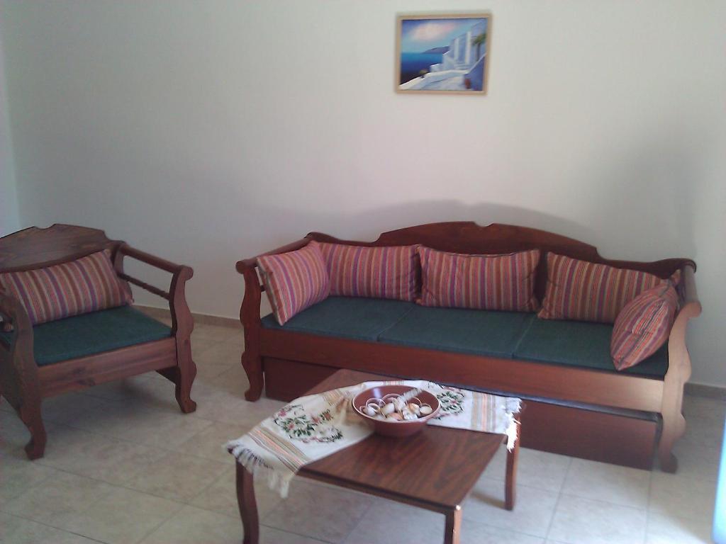 Agnanti Apartments Ваті Екстер'єр фото